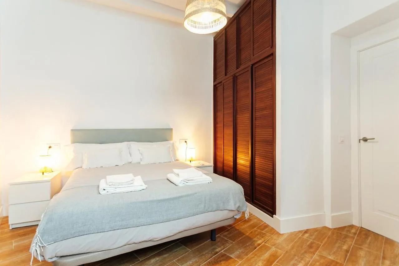 Alohamundi Peral Apartment Seville
